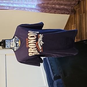 Denver Broncos tee shirt size L